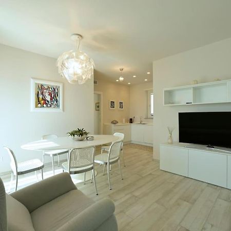 Luxury Apartament Con Garage Vista Mare Alassio Per 6 Persone Eksteriør bilde