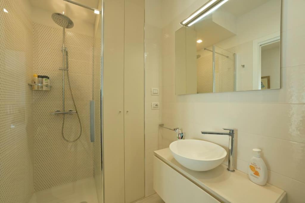 Luxury Apartament Con Garage Vista Mare Alassio Per 6 Persone Eksteriør bilde