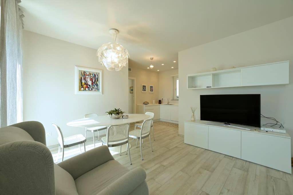 Luxury Apartament Con Garage Vista Mare Alassio Per 6 Persone Eksteriør bilde