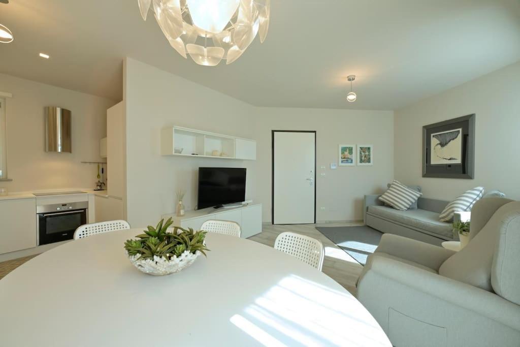 Luxury Apartament Con Garage Vista Mare Alassio Per 6 Persone Eksteriør bilde