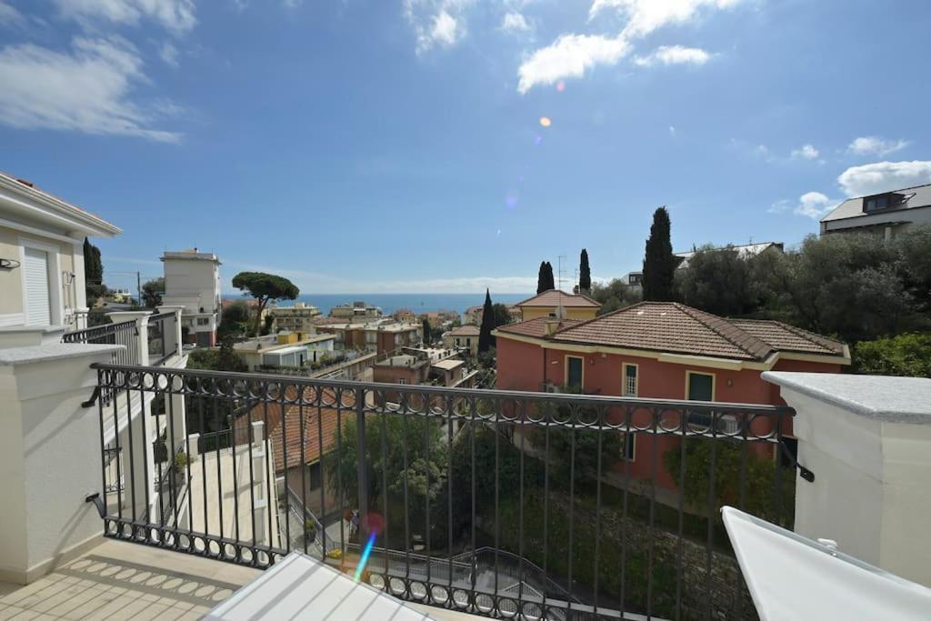 Luxury Apartament Con Garage Vista Mare Alassio Per 6 Persone Eksteriør bilde